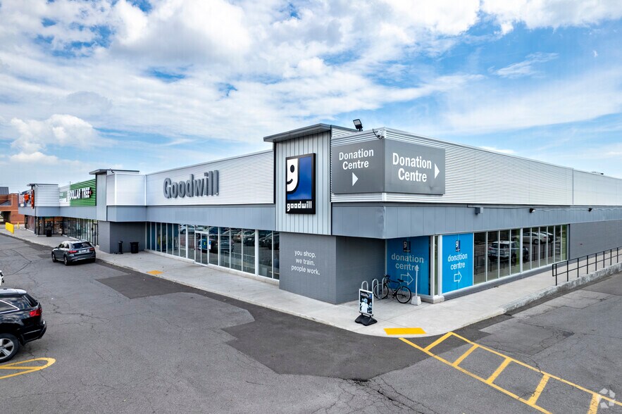 1224 Dundas St E, Mississauga, ON for sale - Building Photo - Image 1 of 1