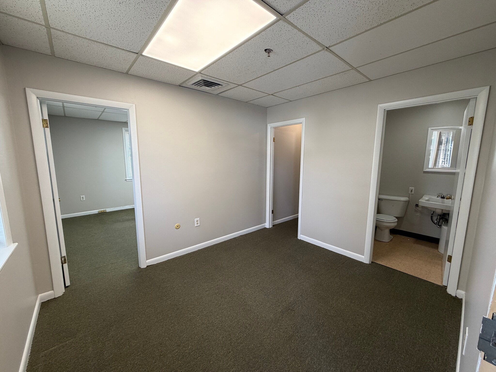 549 S Main St, Shrewsbury, PA for lease Interior Photo- Image 1 of 2