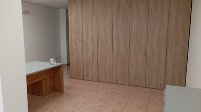 Retail in Amposta, Tarragona for lease Interior Photo- Image 1 of 6