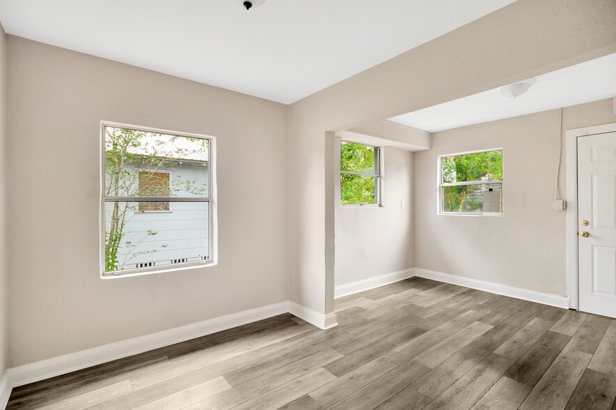 1104 E Canal St, Mulberry, FL for sale - Interior Photo - Image 3 of 14