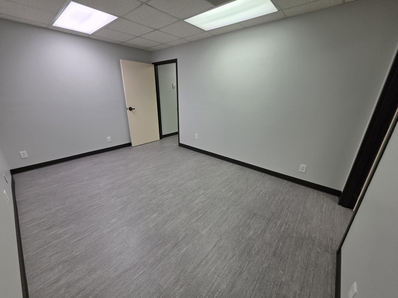 4102 Woodlawn Ave, Pasadena, TX à louer Photo intérieure- Image 1 de 11