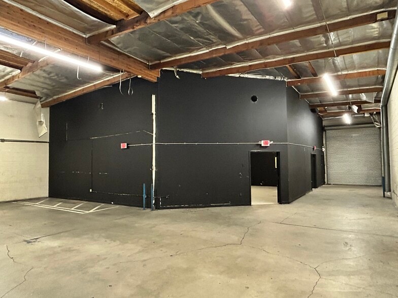 770 E 17th St, Los Angeles, CA for sale - Building Photo - Image 3 of 10