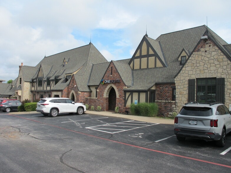 2925 E Battlefield St, Springfield, MO for lease - Building Photo - Image 2 of 5