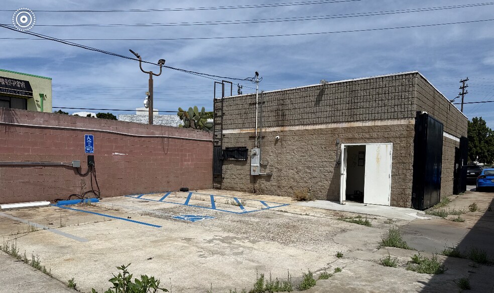 5660 W Venice Blvd, Los Angeles, CA à louer - Photo du bâtiment - Image 2 de 6
