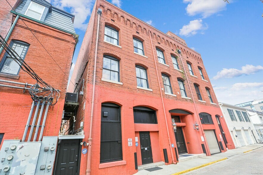 2 E Perry Ln, Savannah, GA à vendre - Photo du bâtiment - Image 2 de 6