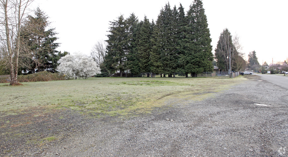 608 Lilly Rd SE, Olympia, WA à louer - Photo du bâtiment - Image 2 de 2