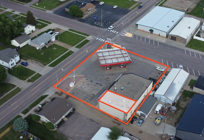 101 W 1st St, Tea, SD à louer - Photo du bâtiment - Image 2 de 3