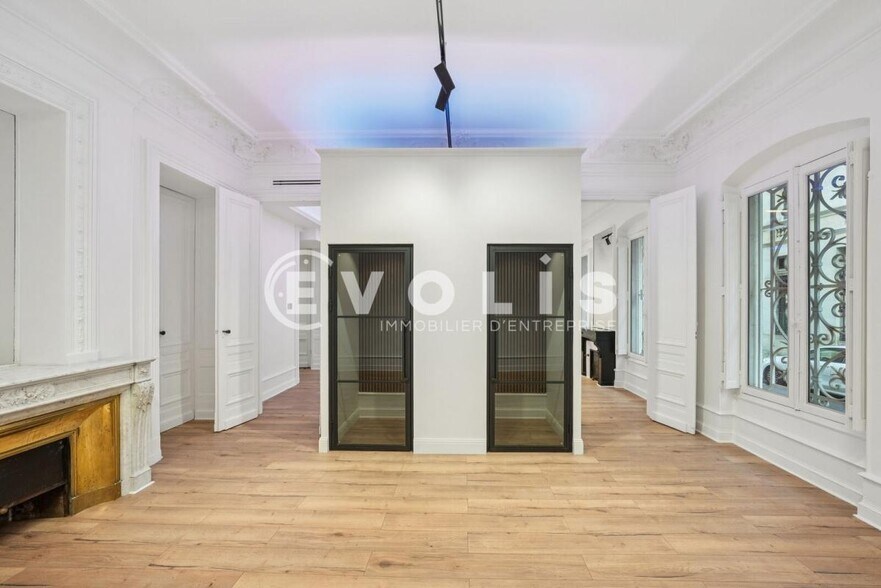 Office in Bordeaux for lease - Interior Photo - Image 3 of 5