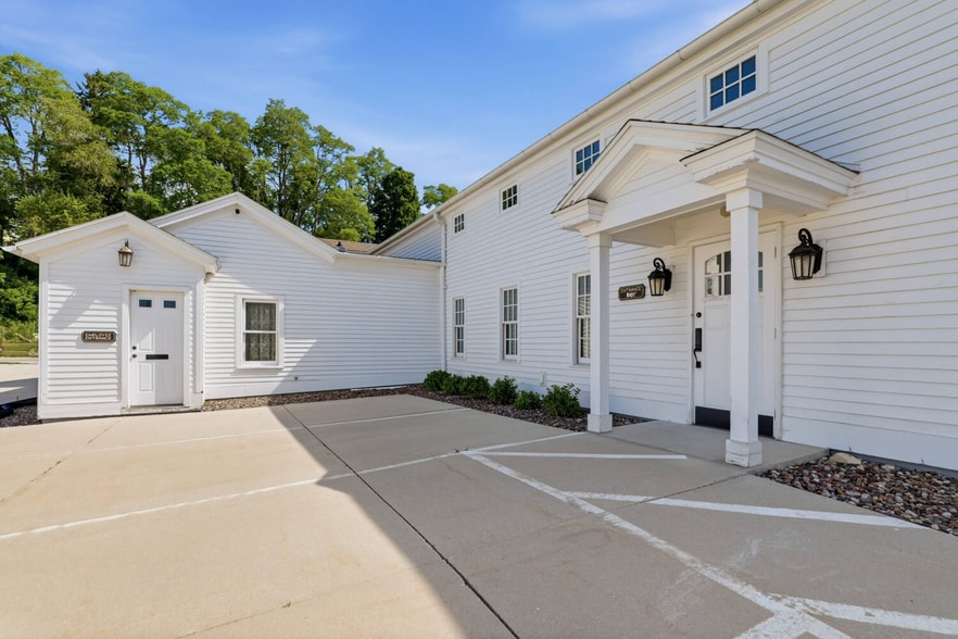 517 Monroe St, Sheboygan Falls, WI for sale - Building Photo - Image 3 of 48