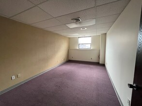 57 North St, Danbury, CT for lease Interior Photo- Image 2 of 7