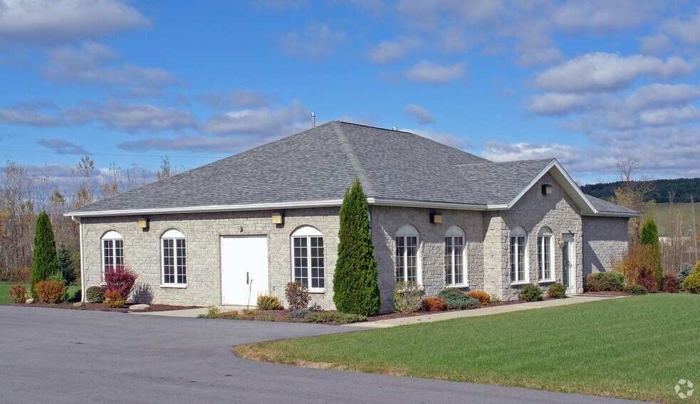 900 Leonard St, Clearfield, PA à louer - Photo du bâtiment - Image 2 de 18