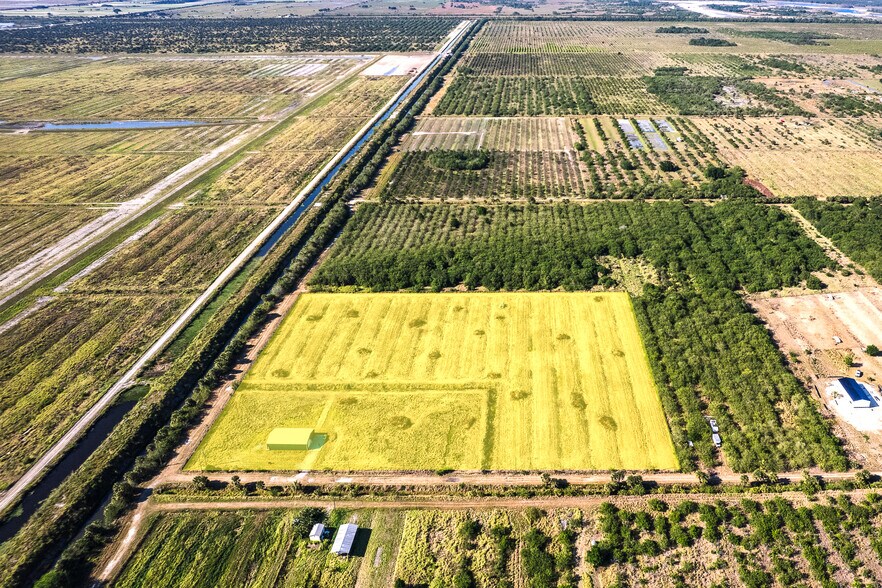 15350 111th St, Fellsmere, FL à vendre - Photo du bâtiment - Image 3 de 12