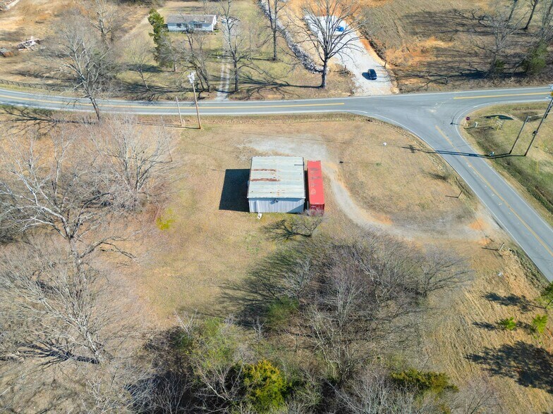 2815 TN-49 Hwy, Charlotte, TN à vendre - Photo du bâtiment - Image 3 de 55