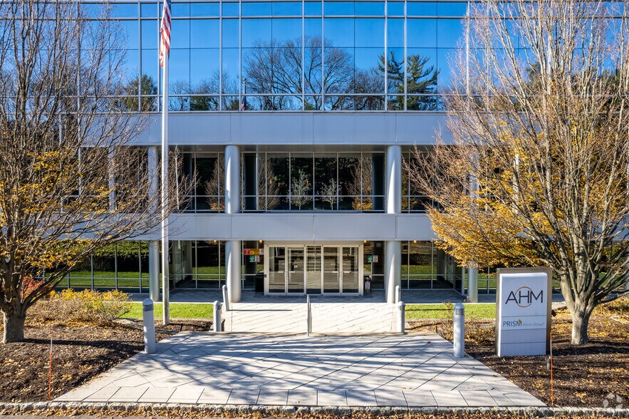 420 Mountain Ave, New Providence, NJ à louer - Photo du bâtiment - Image 3 de 7