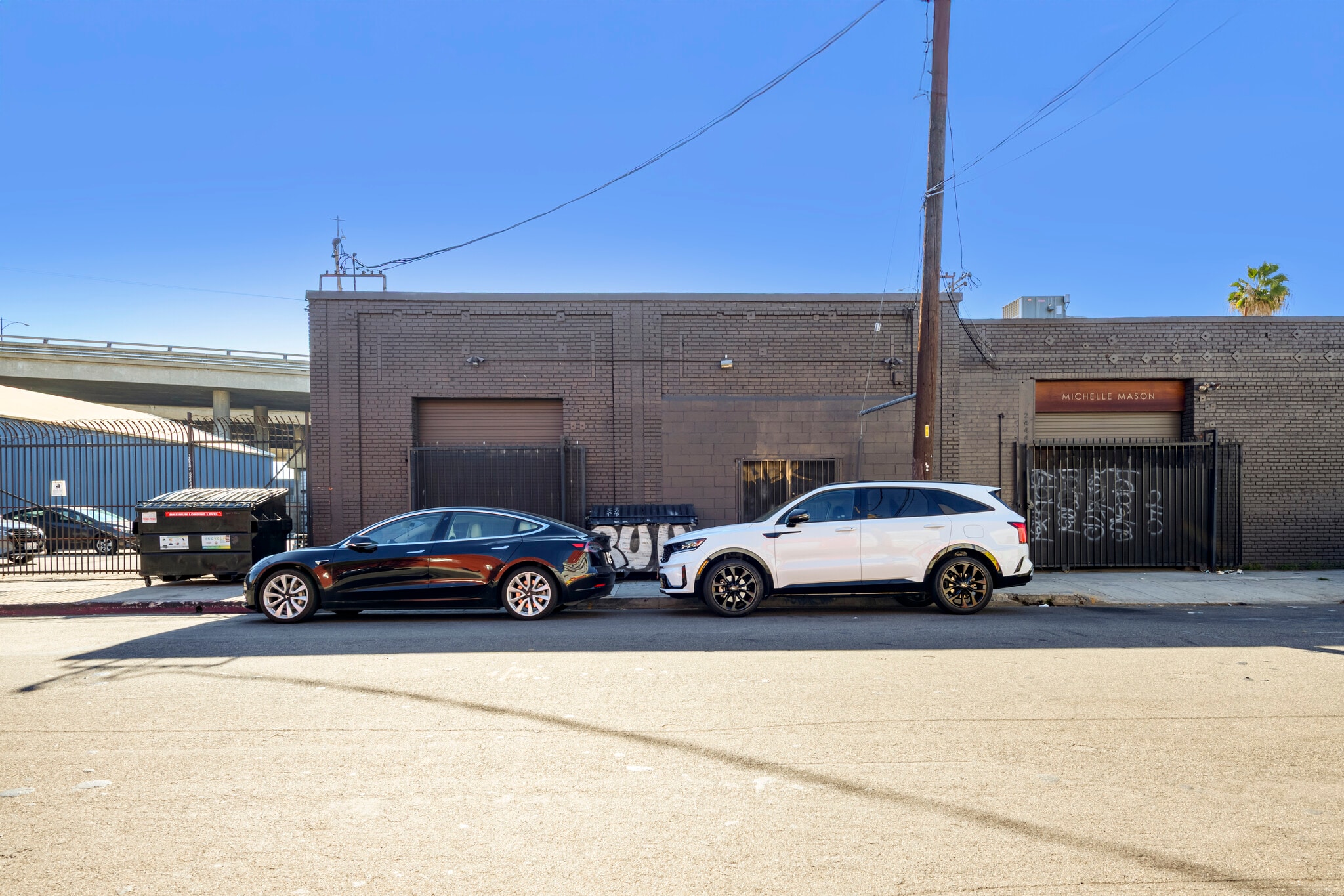 2448 E 8th St, Los Angeles, CA à louer Photo du bâtiment- Image 1 de 13