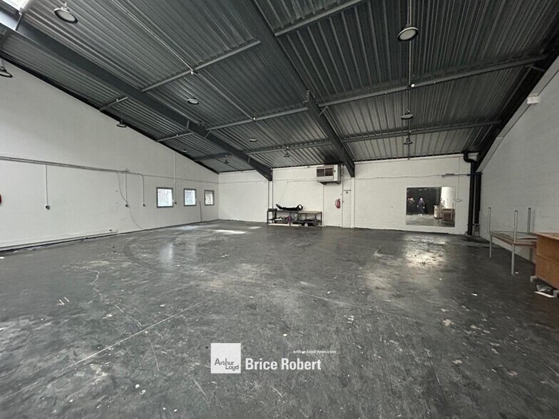 6 Chemin Des Gorges, Dardilly for lease - Interior Photo - Image 2 of 7