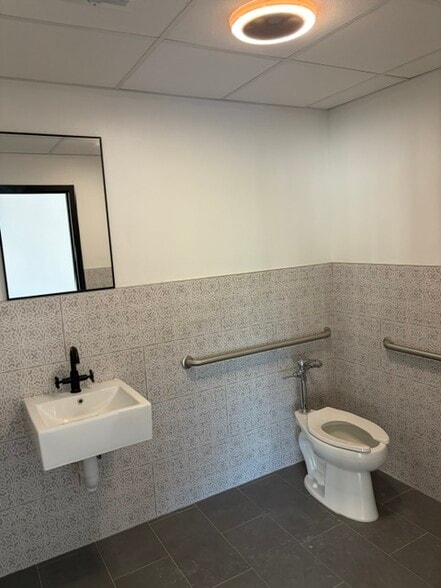 273 Closter Dock Rd, Closter, NJ for lease - Building Photo - Image 2 of 9
