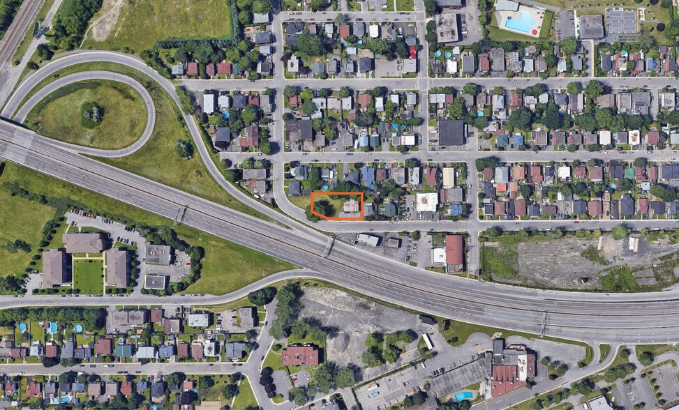 1945 Av Des Chênes, Lemoyne, QC à vendre - Photo du bâtiment - Image 1 de 3