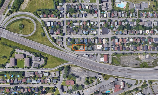 Plus de détails pour 1945 Av Des Chênes, Lemoyne, QC - Terrain à vendre