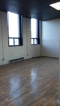 364-424 Rue Guy E, Montréal, QC for lease Interior Photo- Image 2 of 4