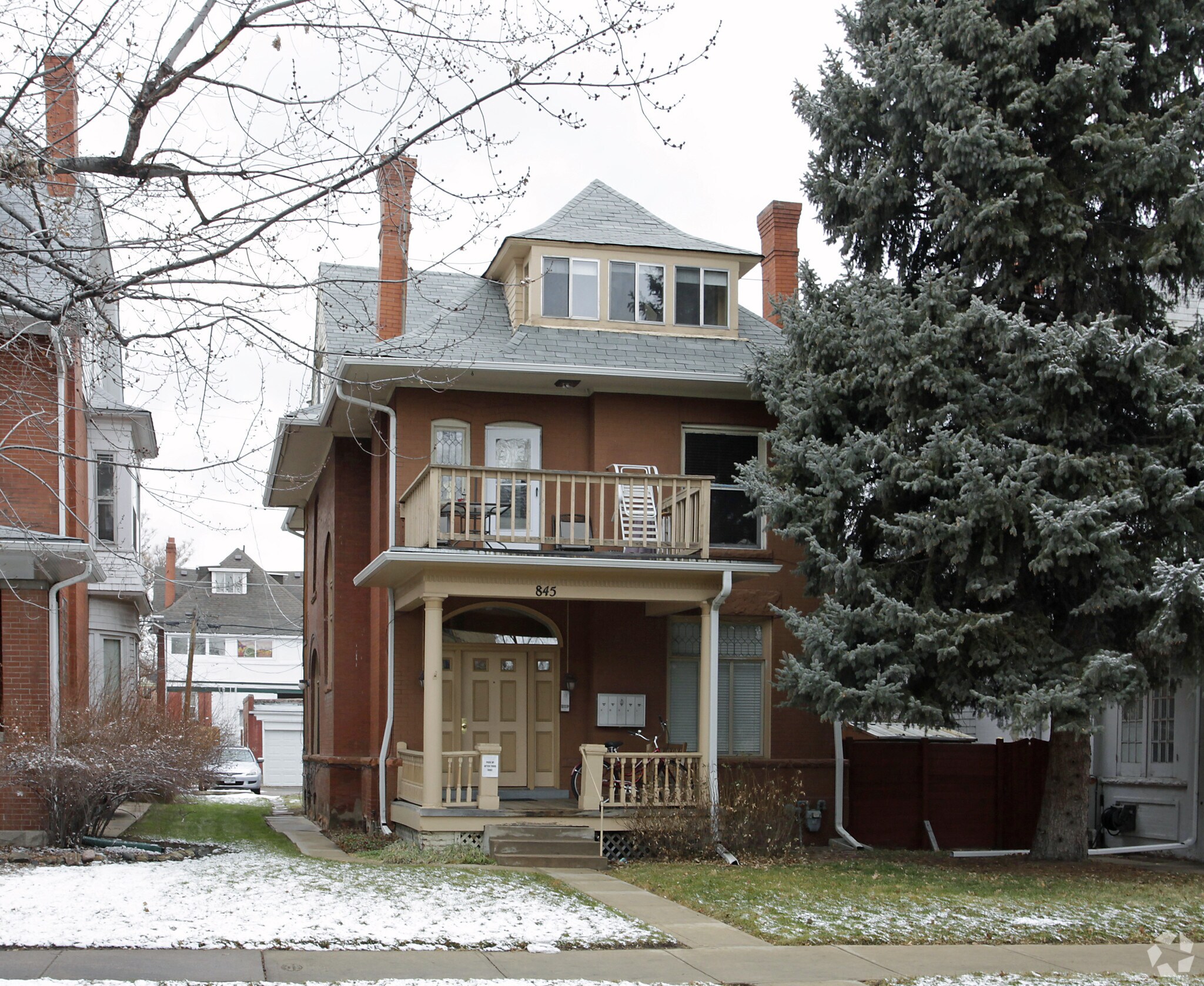 Mullen Mansion + Flats portefeuille de 2 propriétés à vendre sur LoopNet.ca Photo principale- Image 1 de 4