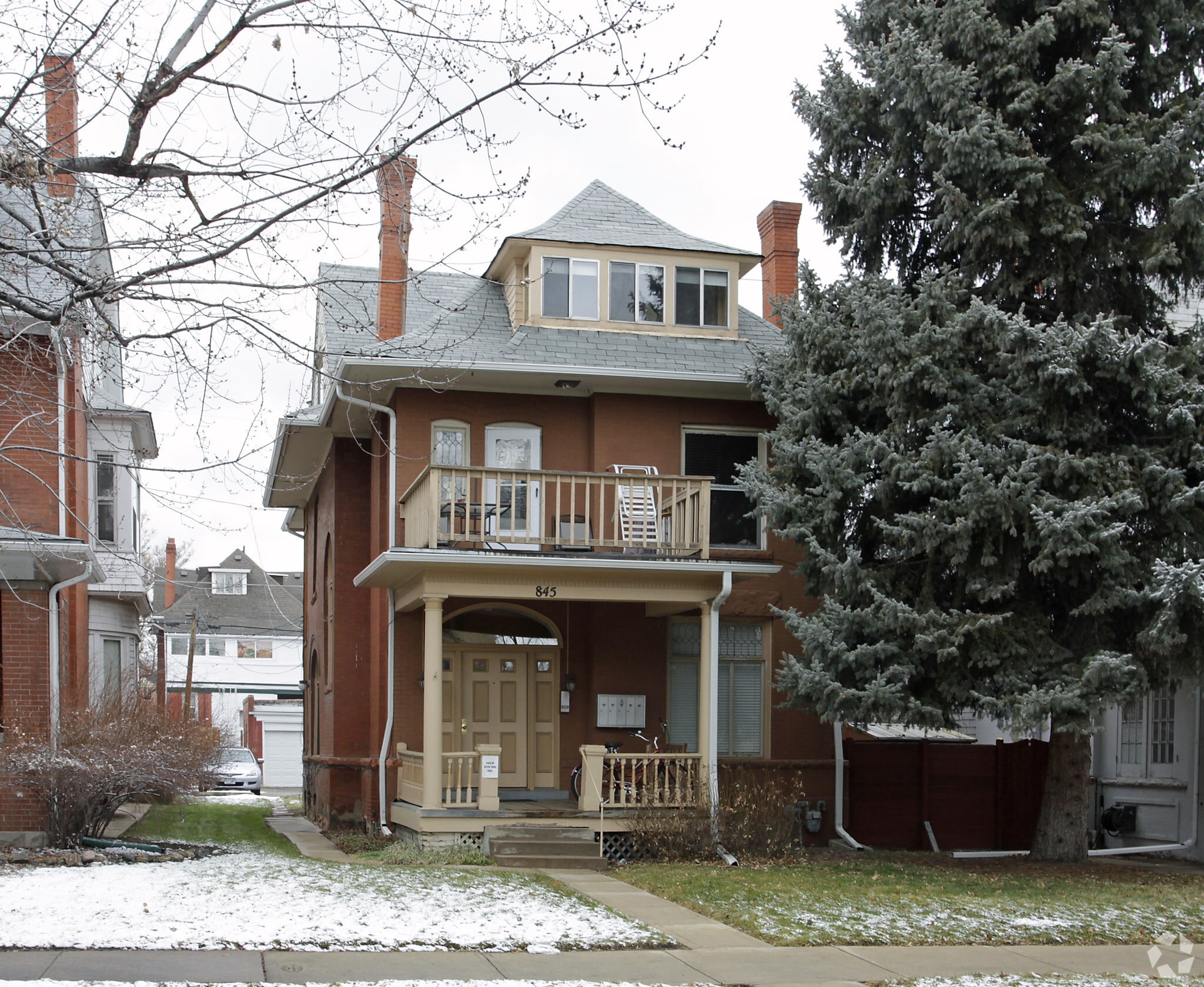 Mullen Mansion + Flats portfolio of 2 properties for sale on LoopNet.ca Primary Photo- Image 1 of 4