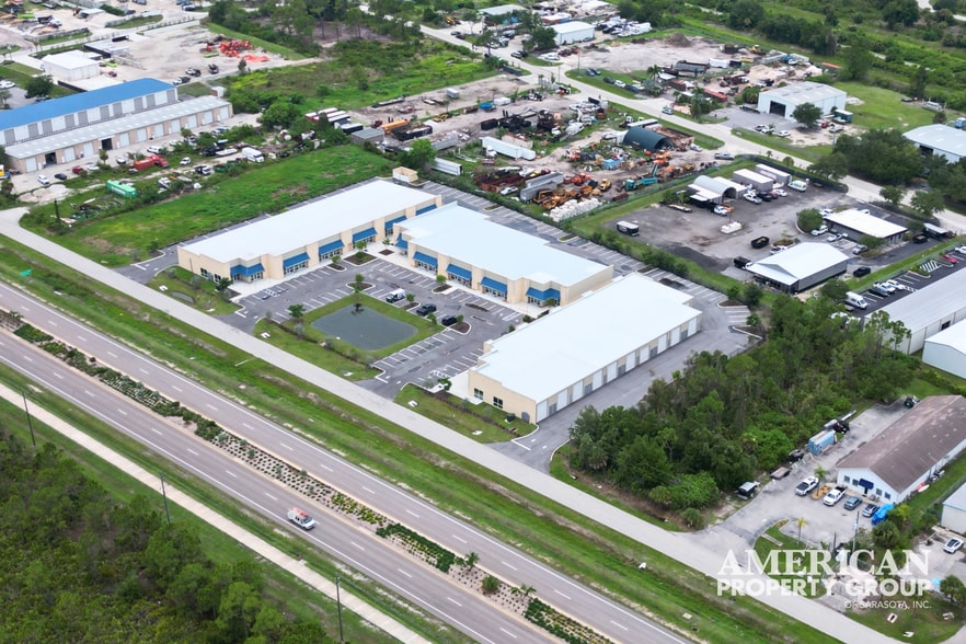 7205 Gasparilla Rd, Port Charlotte, FL à louer - Photo du bâtiment - Image 3 de 11