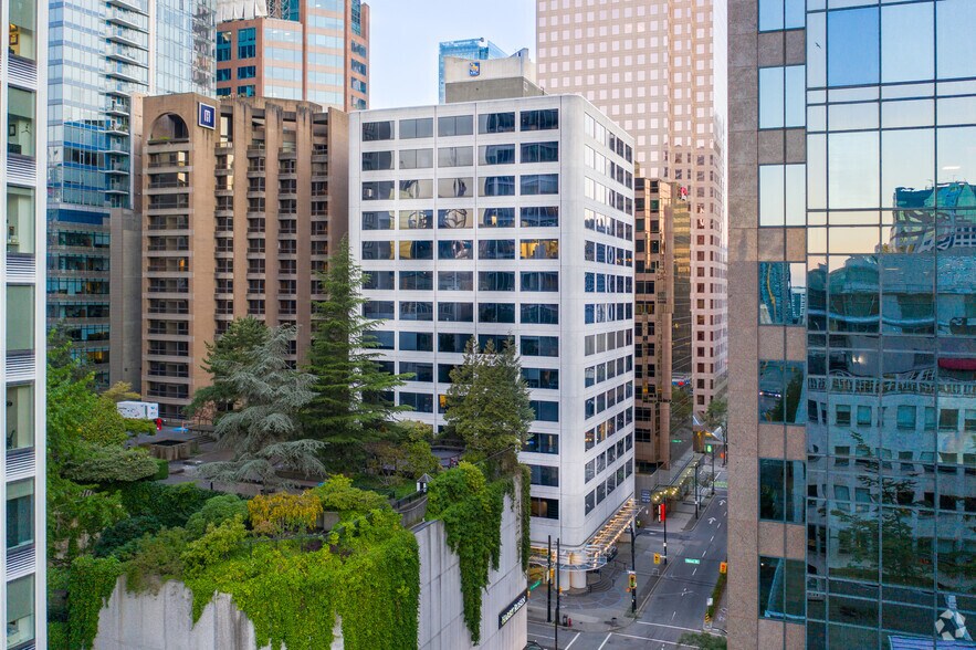 625 Howe St, Vancouver, BC à louer - Photo du bâtiment - Image 2 de 6