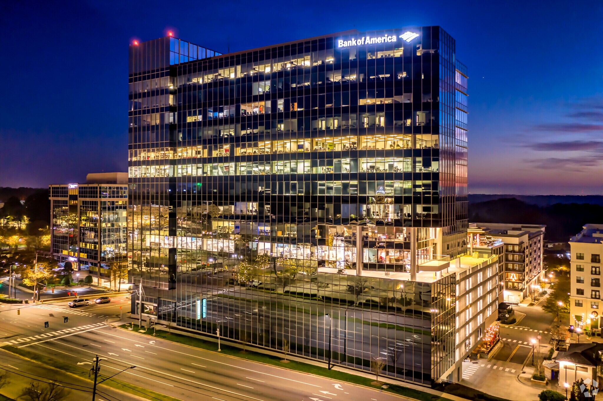 4242 Six Forks Rd, Raleigh, NC à louer Photo du bâtiment- Image 1 de 15