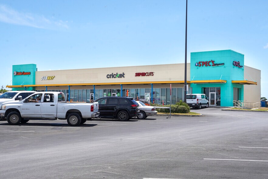 10529 S Padre Island Dr, Corpus Christi, TX for lease - Building Photo - Image 2 of 3