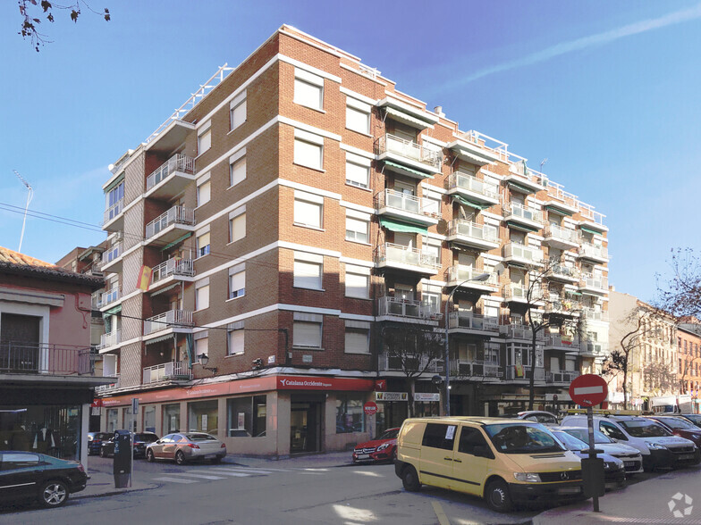 Calle Teniente Ruiz, 15, Alcalá De Henares, Madrid for lease - Primary Photo - Image 1 of 3