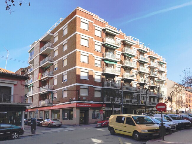 More details for Calle Teniente Ruiz, 15, Alcalá de Henares - Retail for Lease