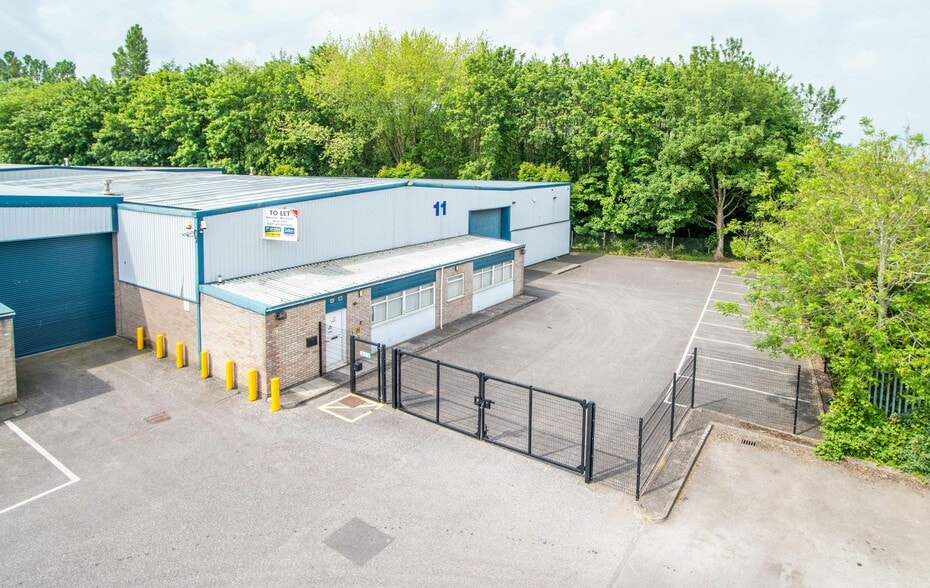 11-15 Walker Way, Thornbury for lease - Primary Photo - Image 1 of 4