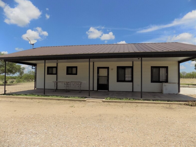 20543 FM1021 Est, El Indio, TX à vendre - Photo du bâtiment - Image 2 de 8