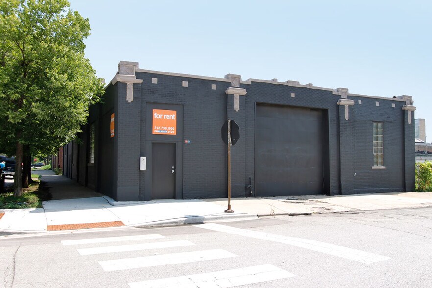 2101 S Peoria St, Chicago, IL à louer - Photo du bâtiment - Image 3 de 12