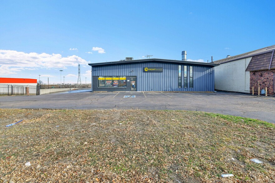 4560 S Federal Blvd, Englewood, CO à vendre - Photo du bâtiment - Image 2 de 49