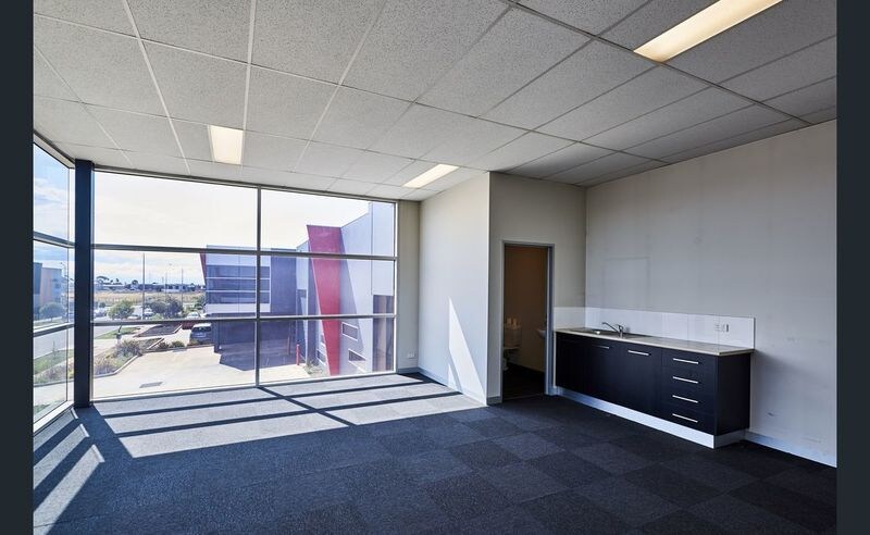 82 Eucumbene Dr, Ravenhall for lease Interior Photo- Image 1 of 3