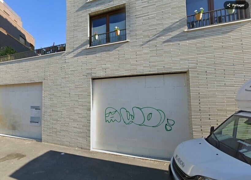Retail in Montreuil for lease - Building Photo - Image 2 of 8