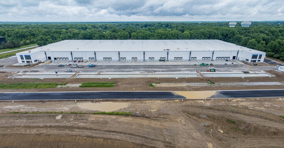 7355 Taylor Rd SW, Reynoldsburg, OH for lease - Building Photo - Image 2 of 6