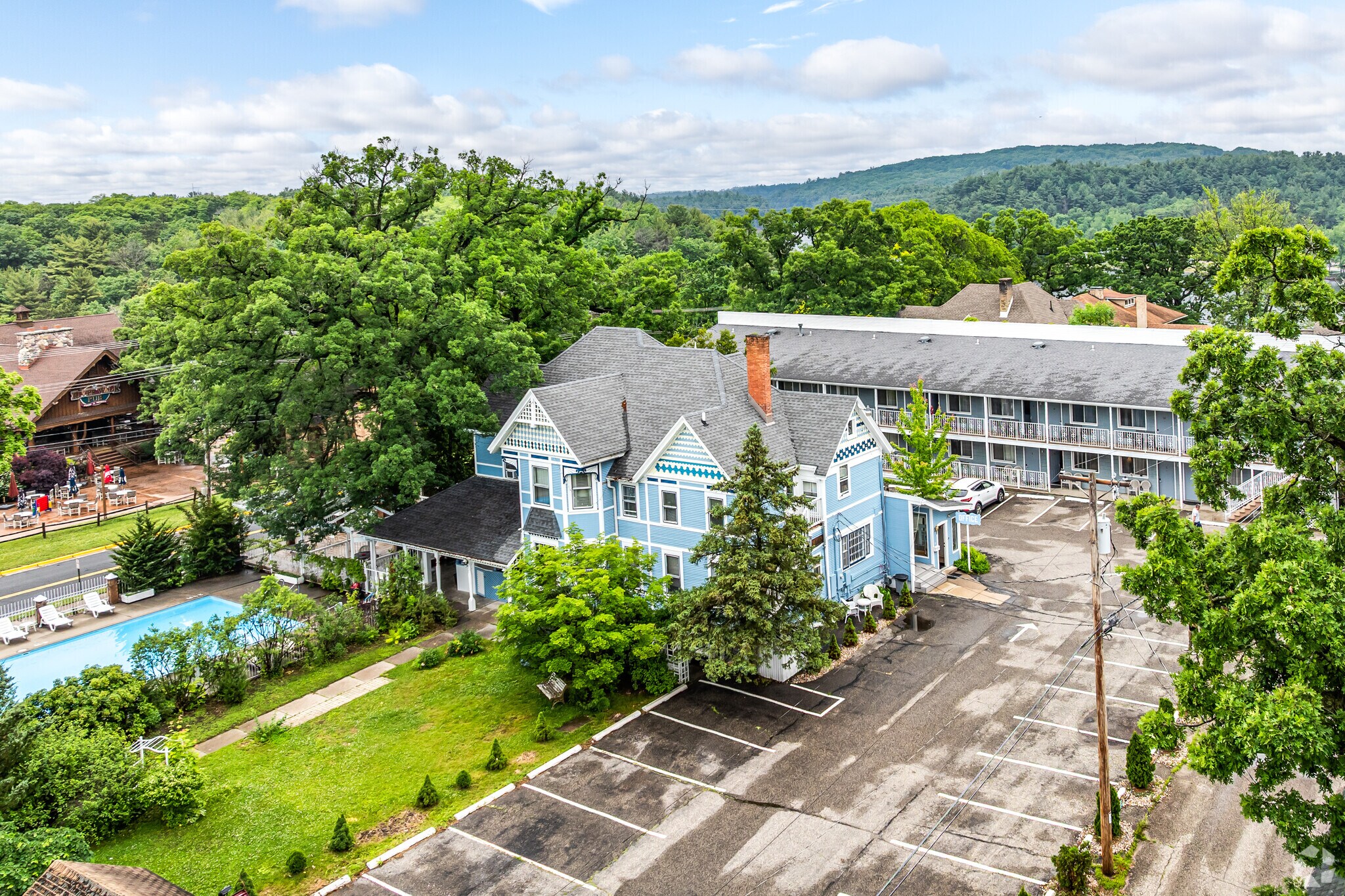 910 River Rd, Wisconsin Dells, WI à vendre Photo du bâtiment- Image 1 de 35
