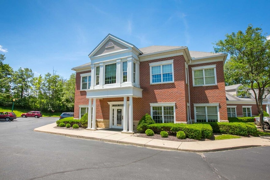 805 E Washington St, Medina, OH à louer - Photo du bâtiment - Image 3 de 3