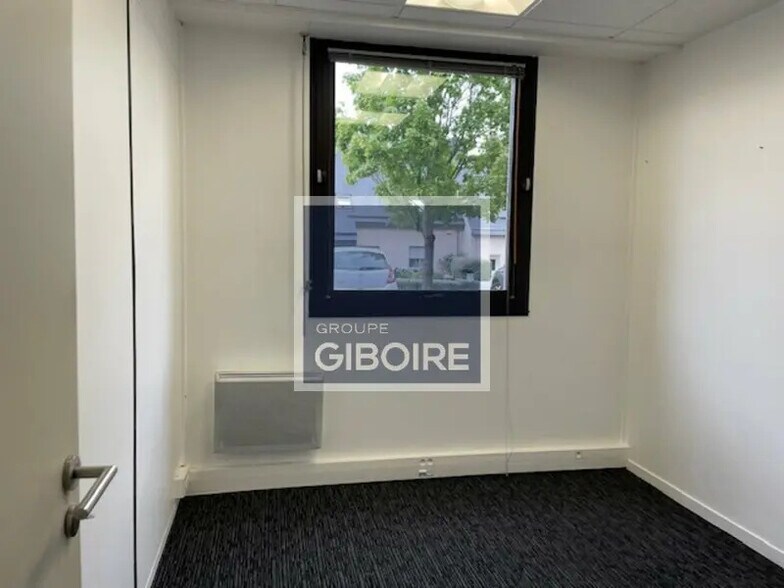 Office in Rennes for lease - Interior Photo - Image 3 of 5