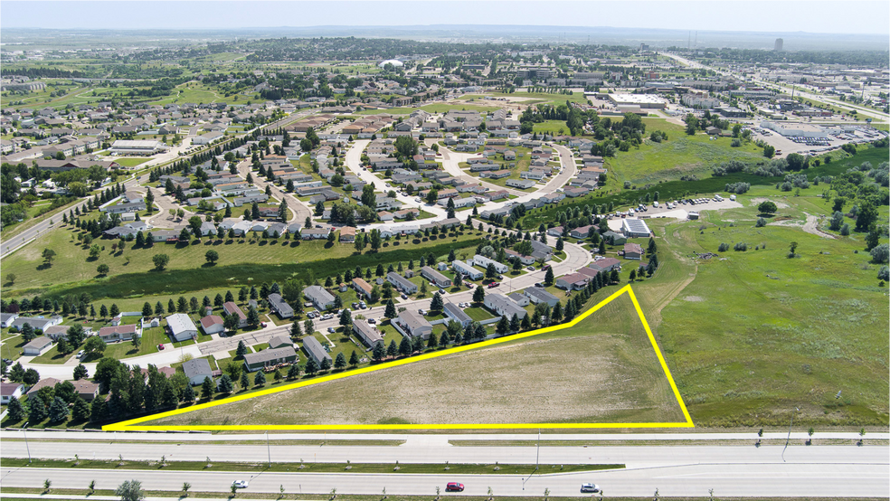 1601 43rd Ave, Bismarck, ND à vendre - Photo du bâtiment - Image 3 de 4