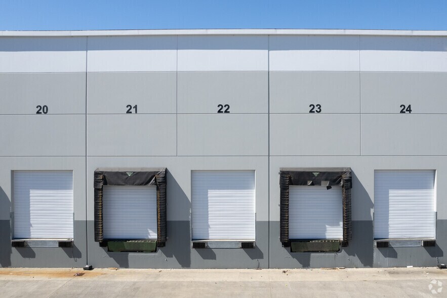 7820-7832 N Leadbetter Rd, Portland, OR à louer - Photo du bâtiment - Image 2 de 9