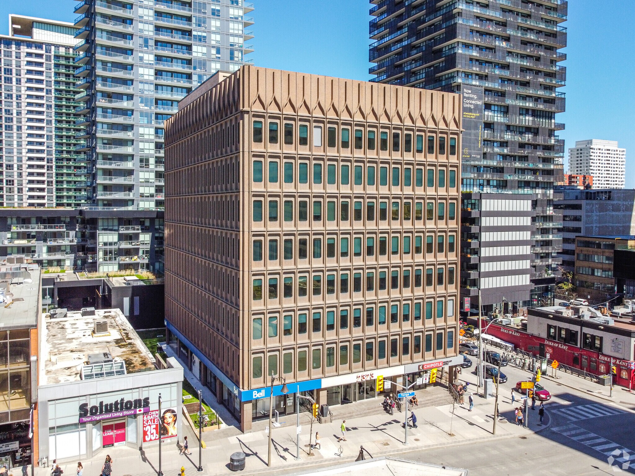 2323 Yonge St, Toronto, ON à vendre Photo principale- Image 1 de 1