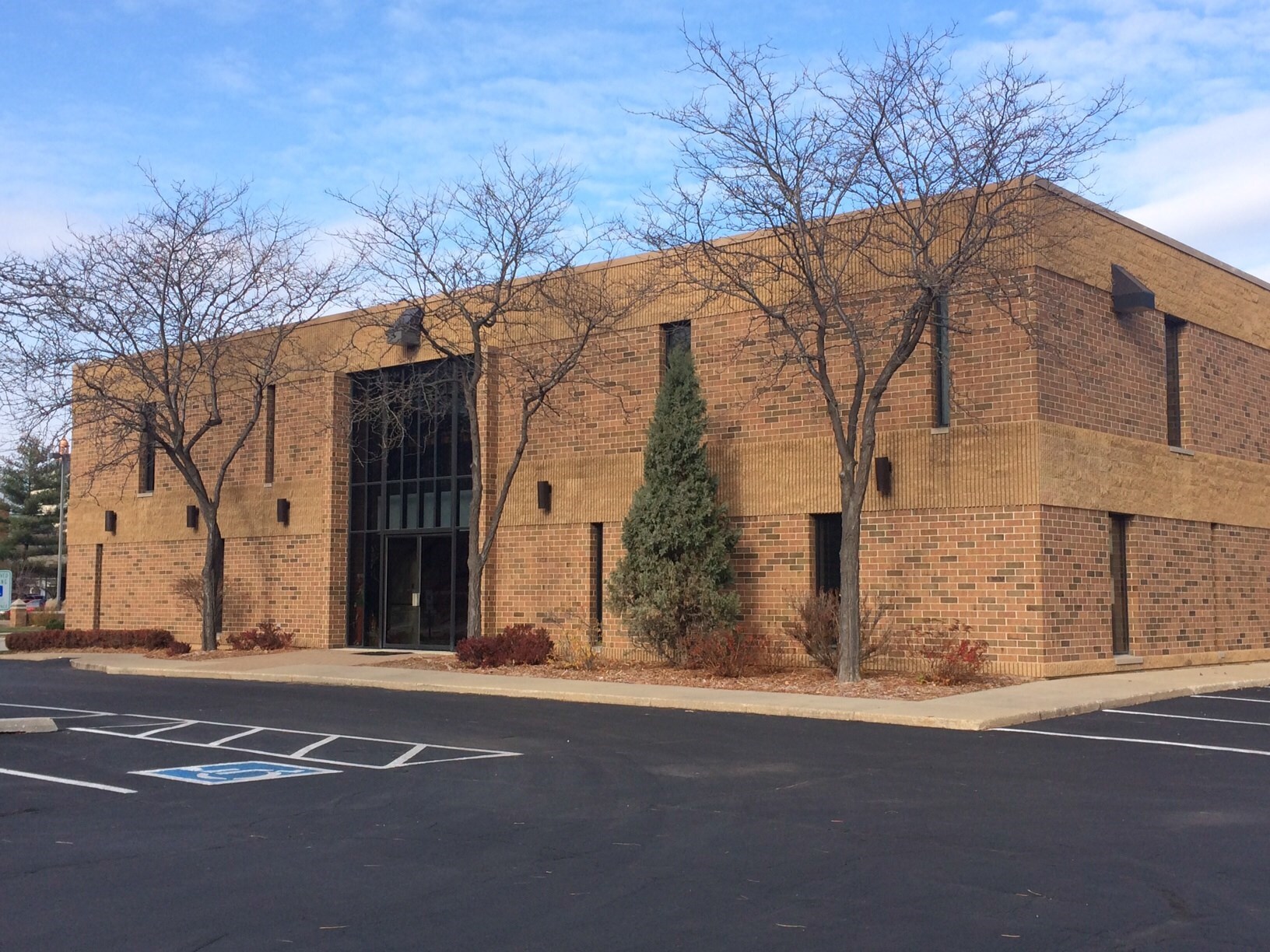 225 S Monroe Ave, Green Bay, WI for lease Primary Photo- Image 1 of 3