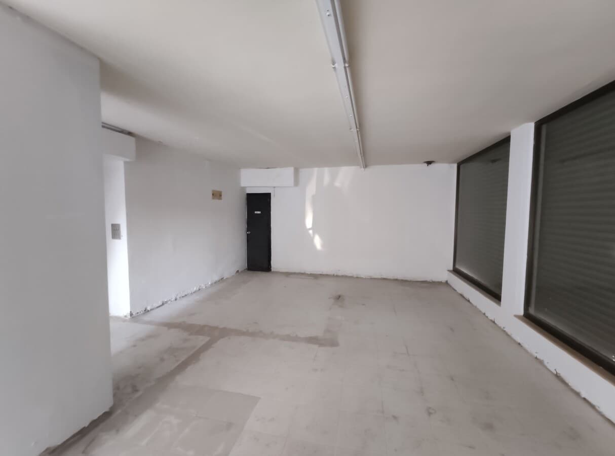 Lleida, LER 25005 - Unit 01 - - Interior Photo - Image 2 of 5