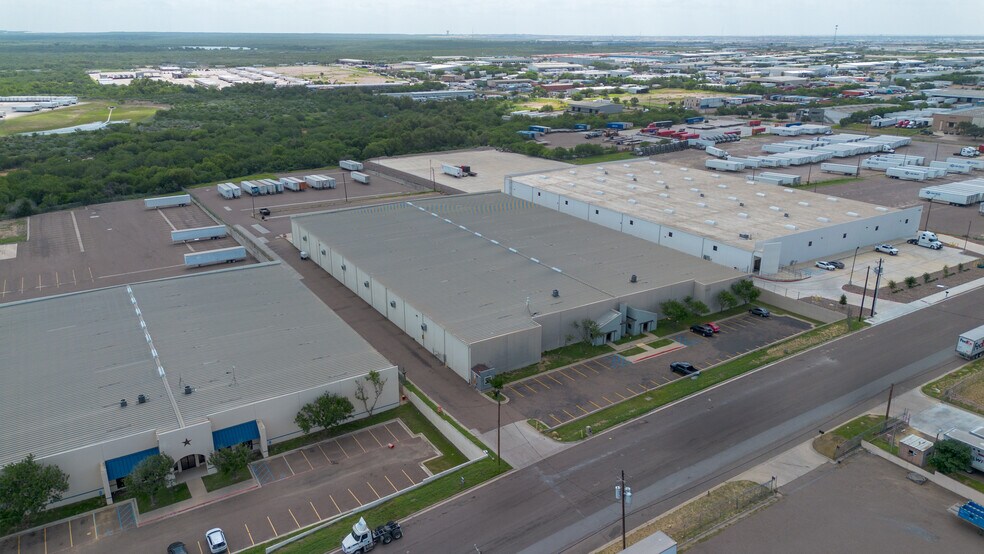 14701 Atlanta Dr, Laredo, TX à louer - Photo du bâtiment - Image 3 de 34