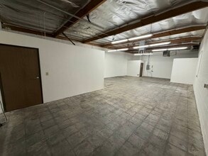 9850-9860 Owensmouth Ave, Chatsworth, CA for lease Interior Photo- Image 2 of 4