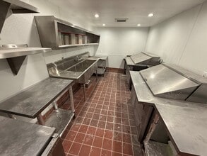 1121-1139 4th St, San Rafael, CA à louer Photo intérieure- Image 2 de 2